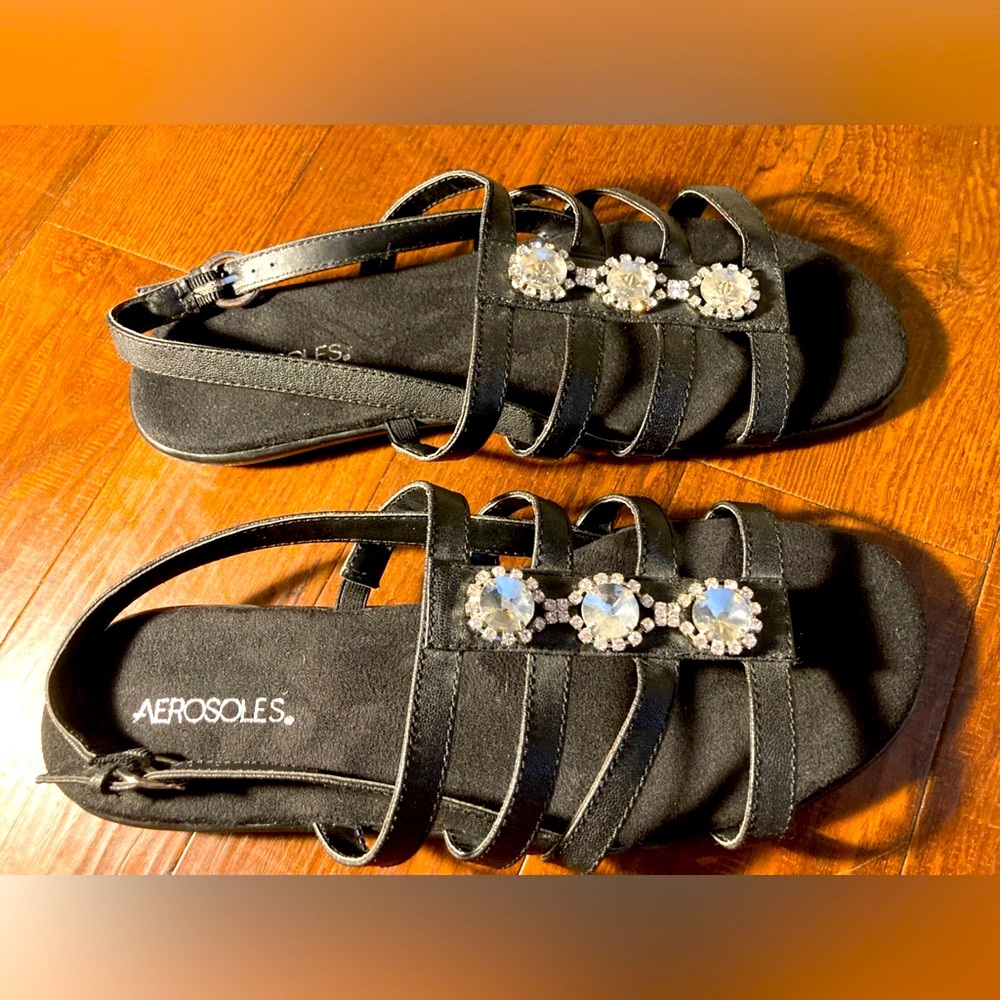 Aerosoles Like New size 11 black sandals